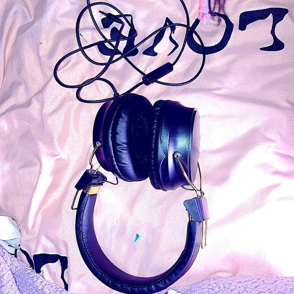 Head phones